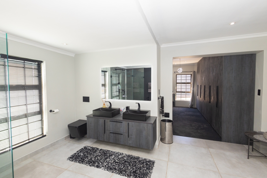 4 Bedroom Property for Sale in Ridgeworth Western Cape